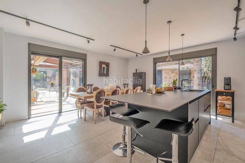 Foto 41223a98-ff98-45a4-b342-ed4b5610d513. Maison jumelée avec parking dans Urbanización Este-Montepríncipe Boadilla del Monte