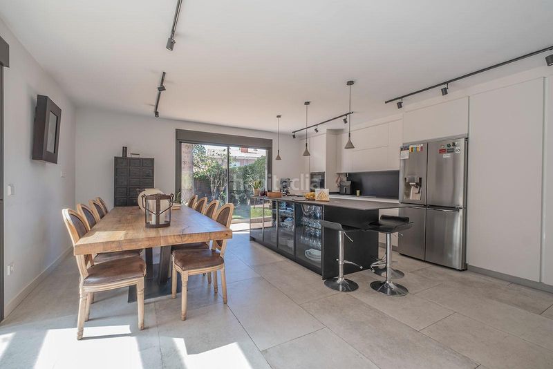 Foto 5cbf7ceb-e829-42e5-a0cc-484dd3cf1c66. Maison jumelée avec parking dans Urbanización Este-Montepríncipe Boadilla del Monte