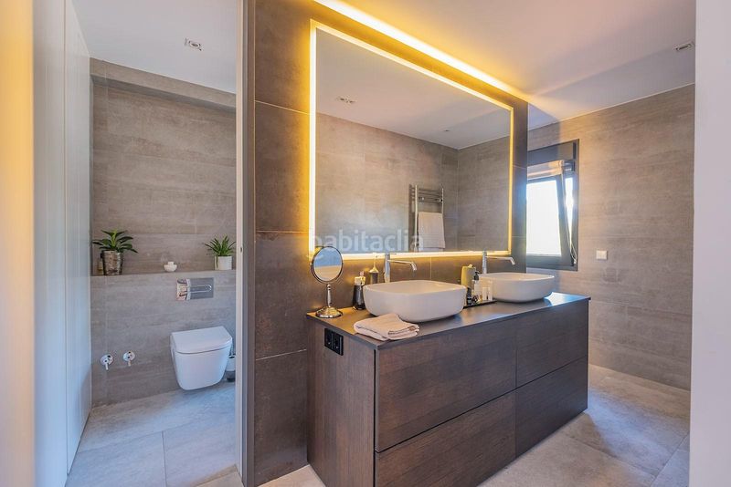 Foto 68e9303f-6cec-434f-96de-65b53384c561. Maison jumelée avec parking dans Urbanización Este-Montepríncipe Boadilla del Monte