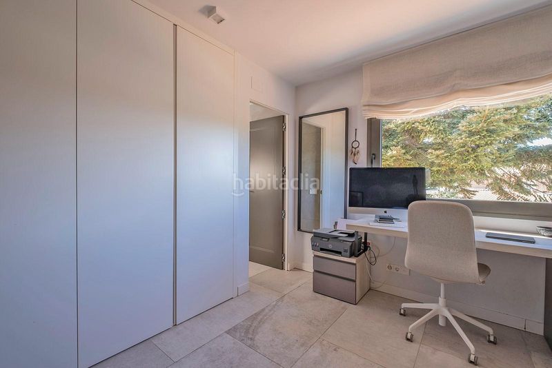 Foto 711e6f0a-7b9c-4009-b131-508c8ee3c691. Maison jumelée avec parking dans Urbanización Este-Montepríncipe Boadilla del Monte