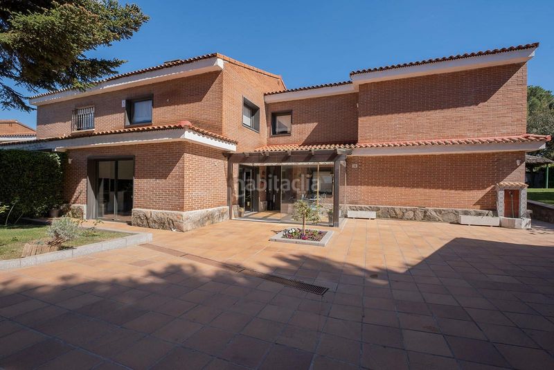 Foto 8a78a2e5-761f-4bc0-822e-0926dc27a9b1. Maison jumelée avec parking dans Urbanización Este-Montepríncipe Boadilla del Monte