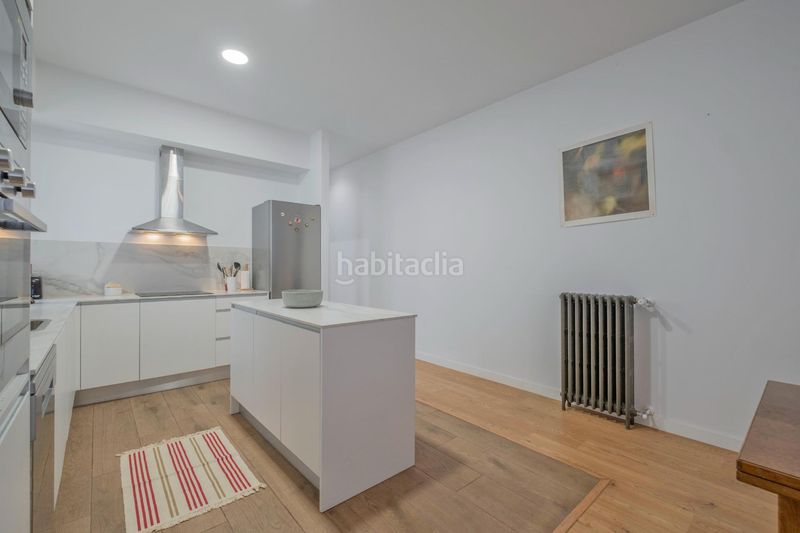 Foto 955f2bab-e1fb-4a63-aba2-c86c2acf3364. Etagenwohnung mit heizung in El Viso Madrid