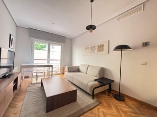 Alquiler Piso  Calle robledillo. Fantástica vivienda de 1 dormitorio con piscina y trastero en rí