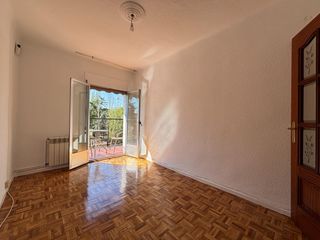 Rent Flat in Vista Alegre. Carabanchel, muy bien ubicado, piso 3 dorm. muy luminoso con ter