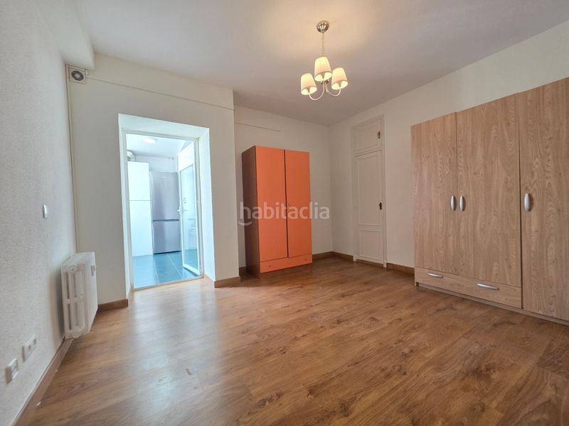 Foto b22f3914-9804-4028-b831-7b99c79ba844. Location attique avec chauffage parking dans Jerónimos Madrid