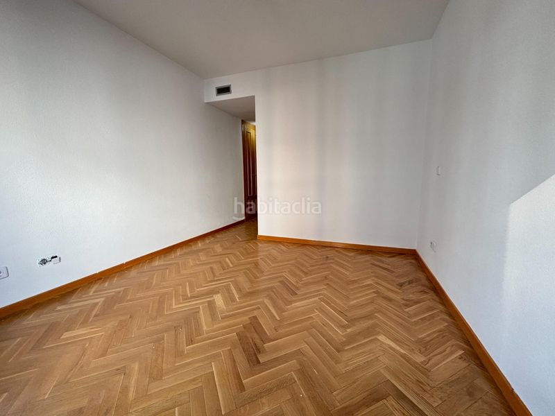 Foto 2b400dd5-4314-4988-b837-3bacfb971391. Rent flat with heating parking pool in Ciudad Jardín Madrid