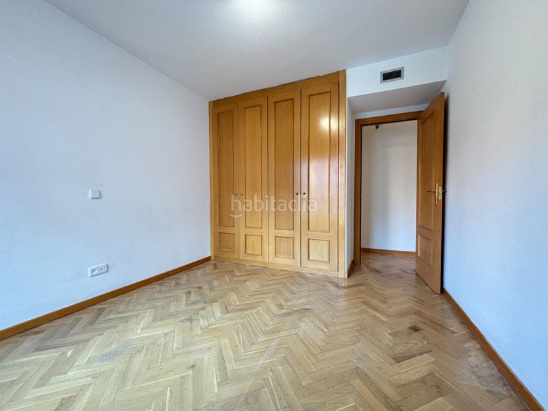 Foto 9d005f45-3484-449d-9dc2-e56ccbbbfb8d. Rent flat with heating parking pool in Ciudad Jardín Madrid