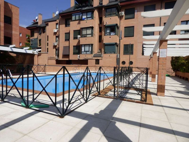 Foto bed18f0a-bf4e-4c83-9f6f-837730c783c9. Rent flat with heating parking pool in Ciudad Jardín Madrid