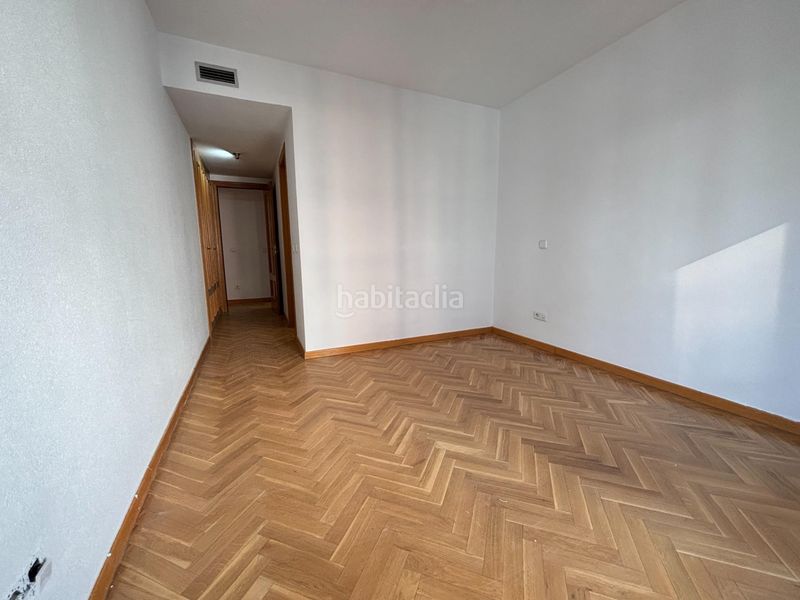Foto d2f40aaf-5438-4646-8494-3817bef84417. Rent flat with heating parking pool in Ciudad Jardín Madrid