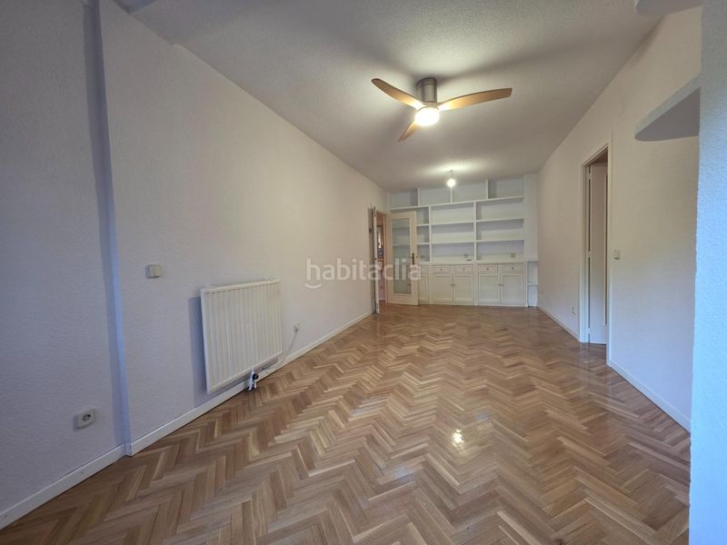 Foto 1a835df8-6270-40c2-bdf3-284c3e79a8d7. Rent flat with heating parking pool in Prosperidad Madrid