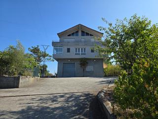 Maison à Lugar costa do monte 16. 6 viviendas completas en una gran casa en ourense