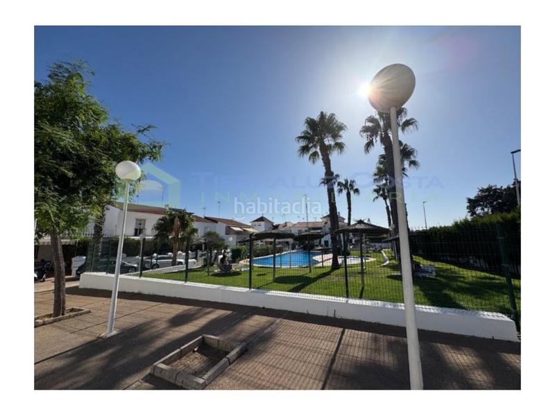 Foto 83a18640-0804-49fd-a7a9-9a0661ba603b. Semi detached house with parking pool in Urbasur Islantilla