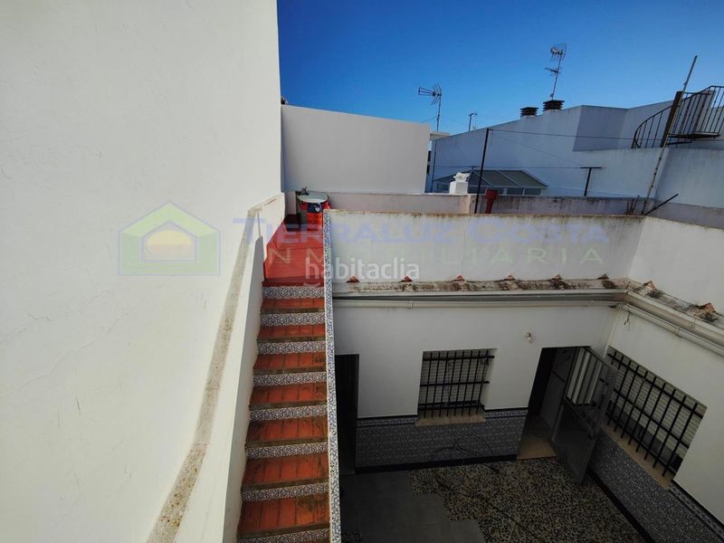 Foto 1ee2eeed-32b7-4eb7-9368-655cda306522. Casa amb aparcament a Lepe