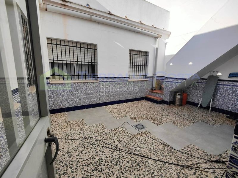 Foto 1fe06d9b-405b-4b08-829f-3f4be789bdbb. Casa amb aparcament a Lepe