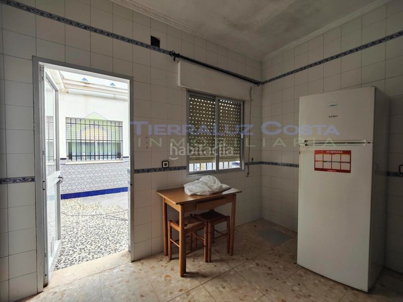 Foto 976aa792-c6a6-4e96-811c-62710931cdd0. Casa amb aparcament a Lepe