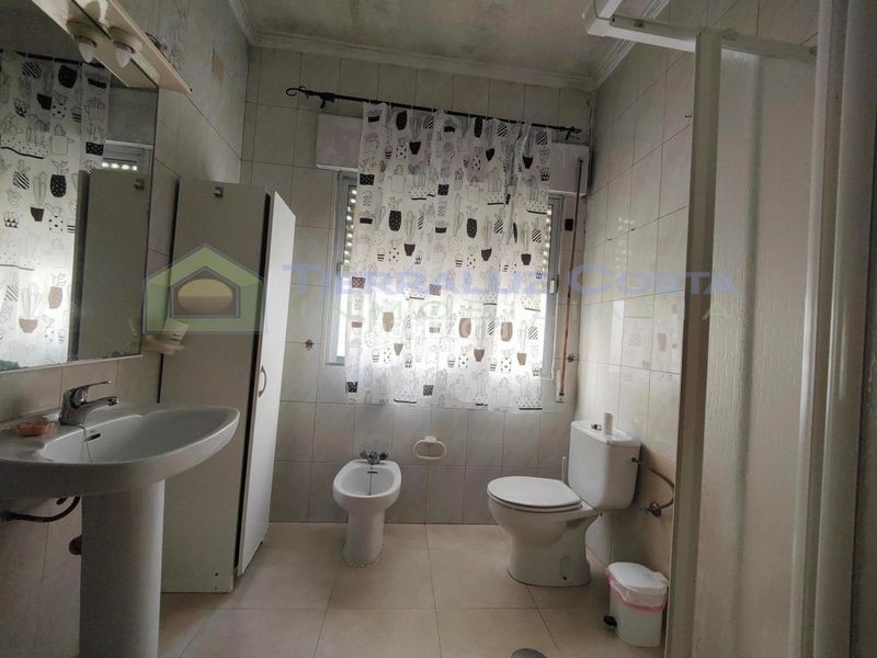 Foto af969da3-1f89-475b-8e3a-795e6f4aa581. Casa amb aparcament a Lepe