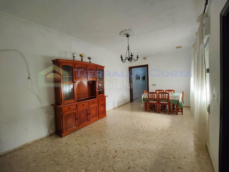 Foto bbc74ed4-bc42-461e-848a-3835c9d3c35e. Casa amb aparcament a Lepe