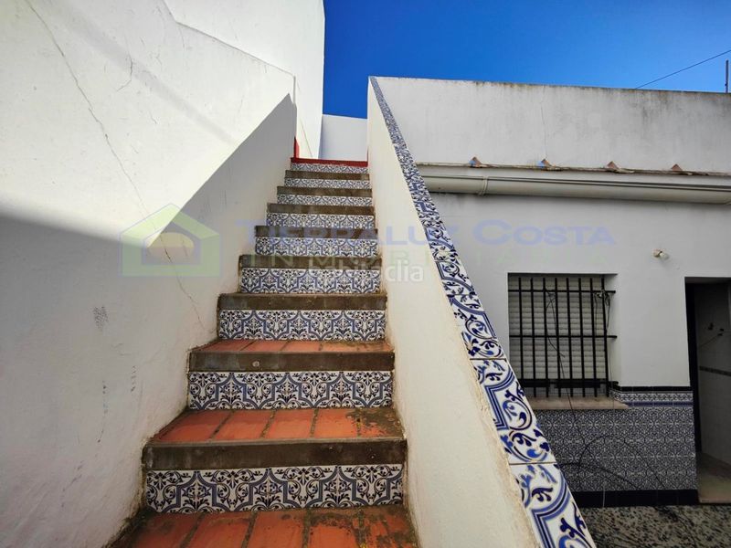Foto db183d2d-3611-4e9f-9ca5-c89e49d3c6b3. Casa amb aparcament a Lepe