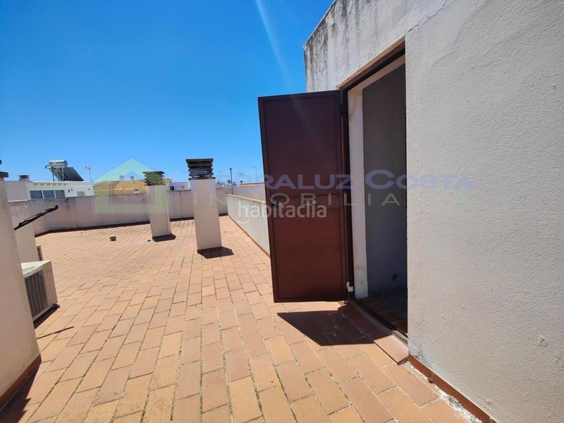 Foto 471bd2c2-61ed-4ac6-a90e-b5afade5b5c2. Planta baixa amb aparcament a Lepe