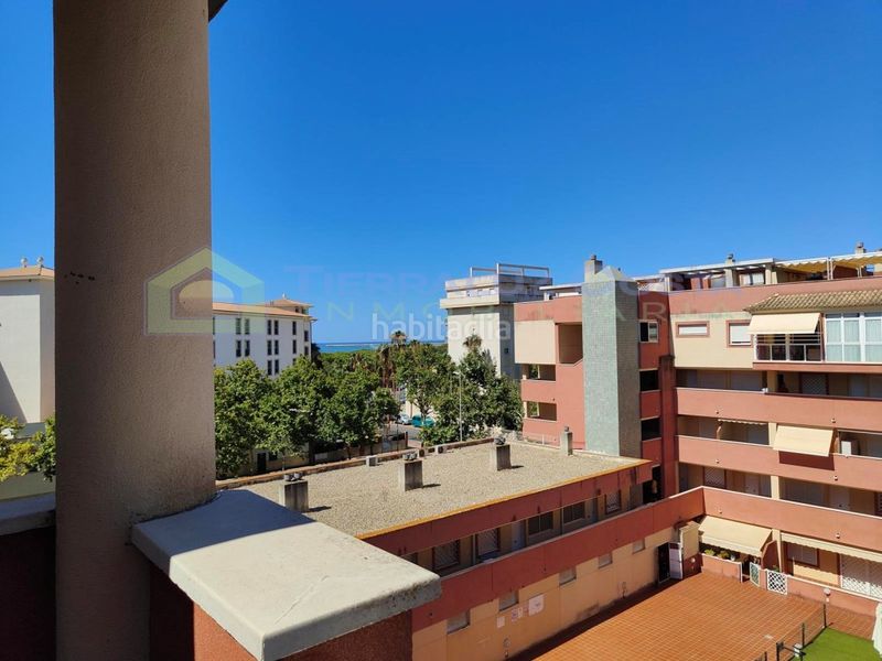 Foto 65fb8384-31a9-4735-9ccb-0914675bc2c3. Dúplex amb aparcament piscina a Isla Cristina