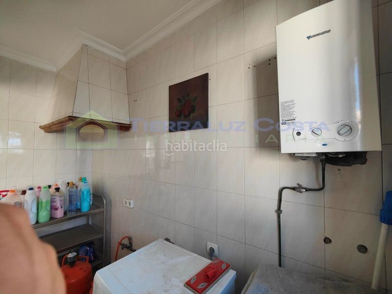 Foto abed5884-d65a-4f55-8c90-5f84009e4d27. Maison dans Lepe