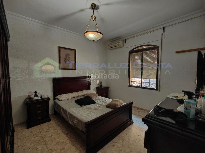 Foto ad7c9420-b068-46ef-a709-b17a602fad35. Maison dans Lepe