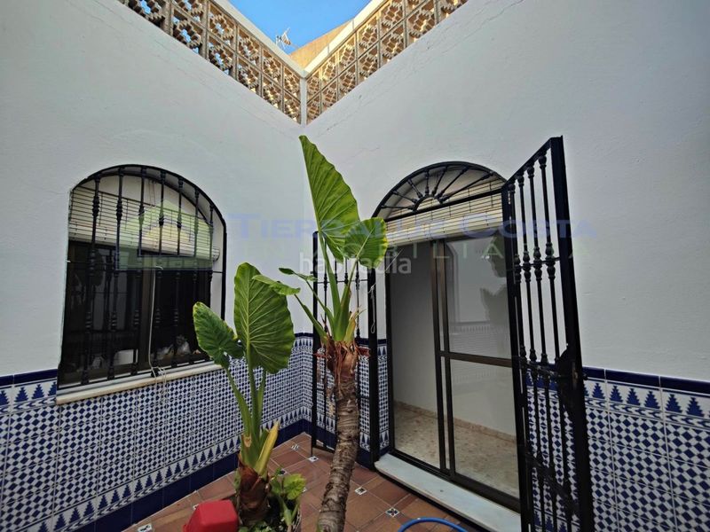 Foto b7e1b4a0-33b2-43e5-aaae-43017d192d06. Maison dans Lepe