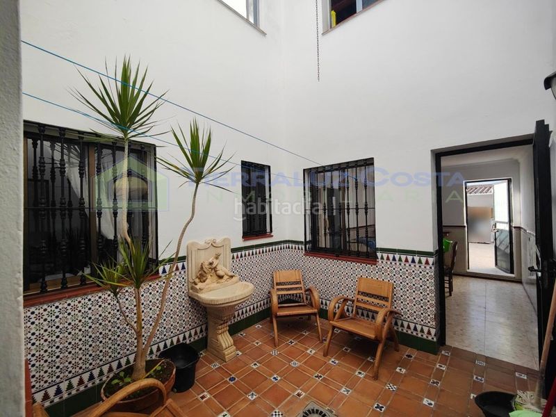 Foto bf45f4f3-f86d-41f6-aa32-5d4c585b26b2. Maison dans Lepe