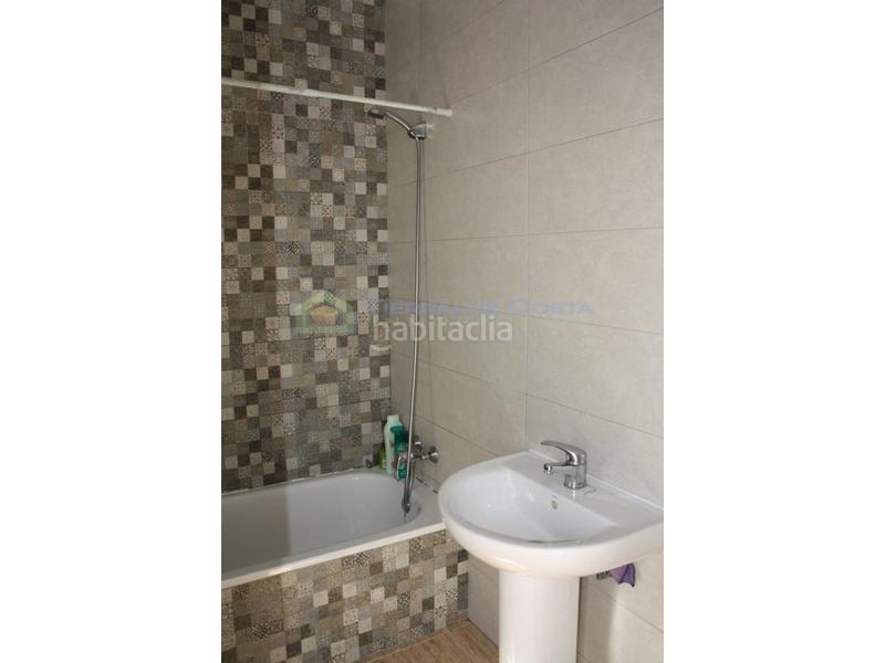 Foto d5d8891a-92dc-4527-aec6-96ef710607aa. Casa adosada estupenda vivienda adosada de 4 dormitorios . zona la gaga en Lepe