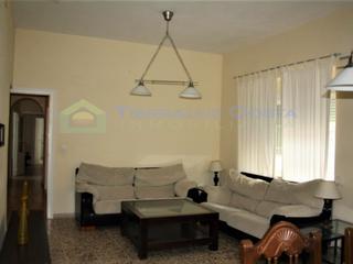 Pis a Lepe. Amplio piso en venta de tres habitaciones en el centro de lepe.