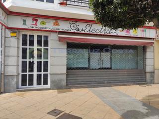 Lloguer Local Comercial a Lepe. 100 m2 local en alquiler zona muy comercial de lepe