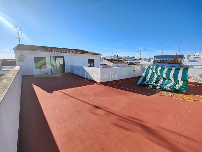 Foto 1711f17d-a224-4263-acd5-bdb302c6f439. Casa amb aparcament a Lepe