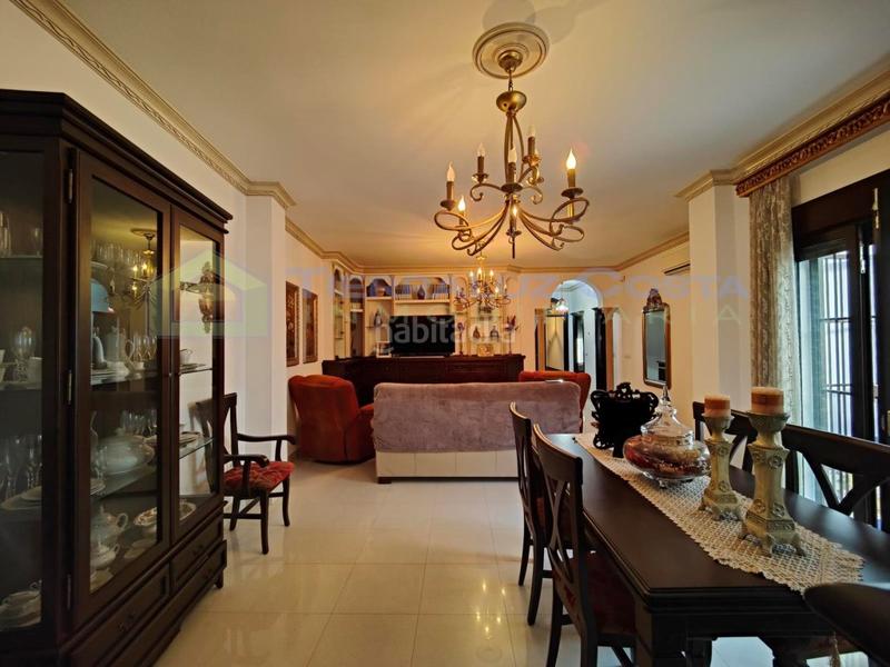 Foto 2d8bb3b3-da9d-4f61-9dce-25b54808b8ec. Casa amb aparcament a Lepe