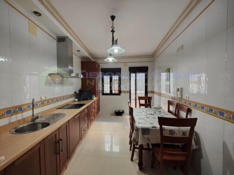 Foto 4bbaa07f-04e8-4877-8da6-ef937e3498d9. Casa amb aparcament a Lepe