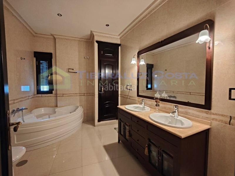 Foto 581e3d63-f926-40a0-8c14-611e68b3e540. Casa amb aparcament a Lepe