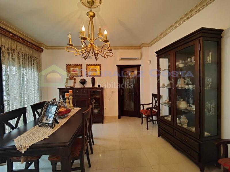 Foto aa74daa1-3d26-4e7d-b1ea-d8a2296cf20e. Casa amb aparcament a Lepe