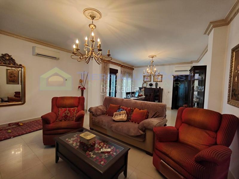 Foto b2d9956f-8905-4efa-8b47-ba2c095542ca. Casa amb aparcament a Lepe