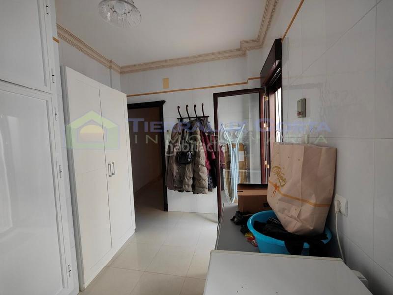 Foto e3e93fd4-8cca-40bf-b9c7-cfb9016d740c. Casa amb aparcament a Lepe