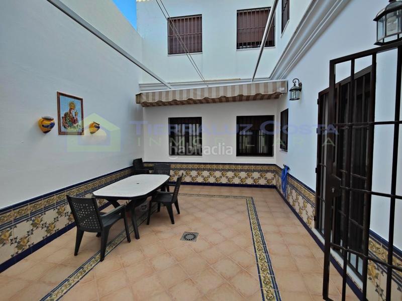 Foto ffdf6fdb-2141-4158-85d2-921263c94349. Casa amb aparcament a Lepe