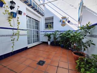 Pis a Lepe. Magnífico piso de 3 dormitorios , 2 baños, patio y azotea en lep