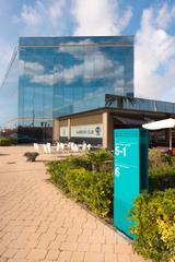 Lloguer Local Comercial a Carrer de santes creus 39. Local con todos los servicios