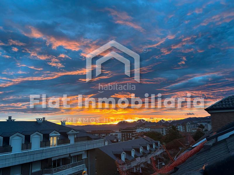 Foto 36cdfd0e-a2e4-41bd-9f7f-1798d9702240. Penthouse in calle santa ana 5 in Playa Ostende Castro - Urdiales