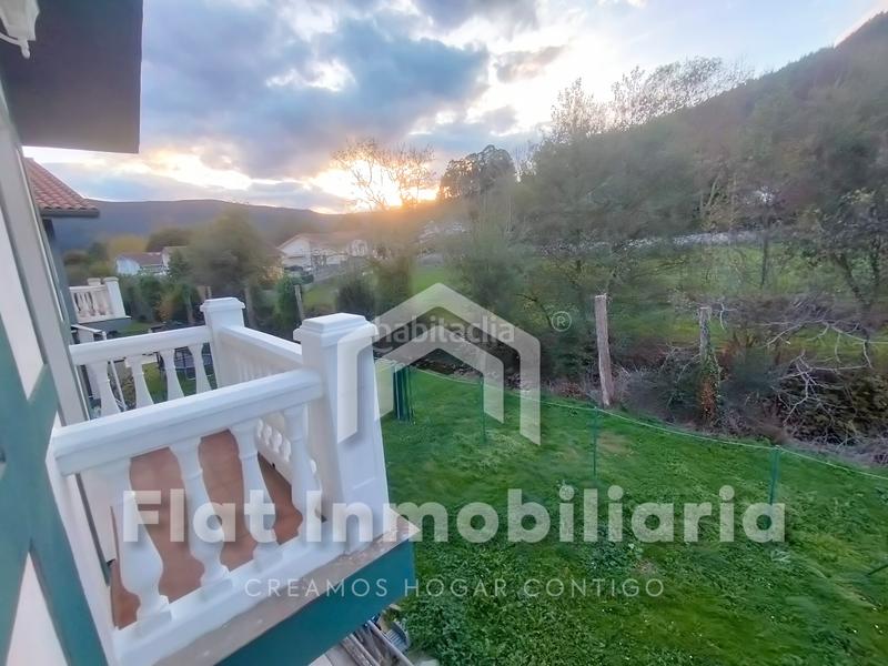 Foto ad725392-28db-49f3-ab5f-39ee15088922. Casa aparellada a barrio sámano 85b a Samano Castro - Urdiales