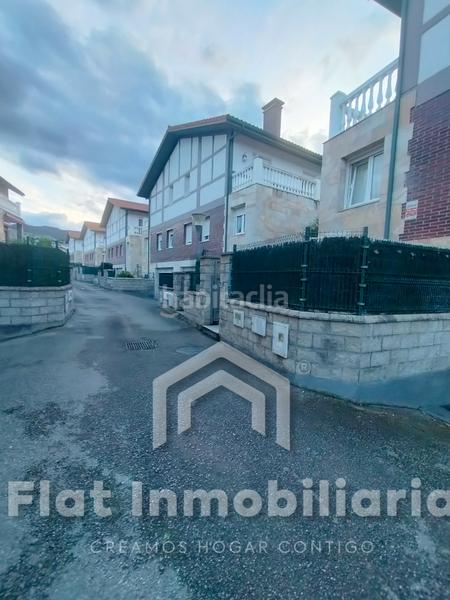 Foto 85525d9a-862e-401b-b912-5b5d2a3b458c. Casa bifamiliare in barrio sámano 85b in Samano Castro - Urdiales
