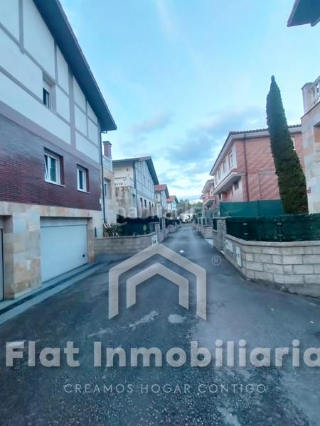 Foto 63b6965c-3040-4316-b73f-350de2b6a83e. Casa pareada en barrio sámano 85b en Samano Castro - Urdiales
