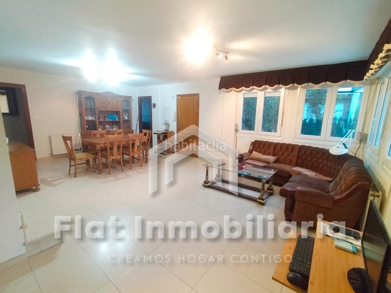 Foto d576fb03-ca76-4d0a-b1cf-18cb0438aeb0. Casa pareada en barrio sámano 85b en Samano Castro - Urdiales