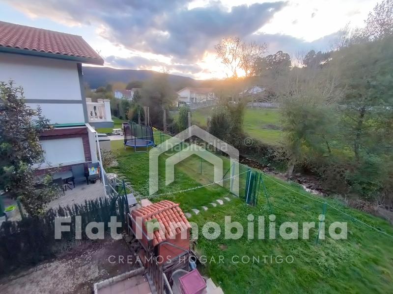 Foto 9692448d-9938-419c-af23-e725b61289dc. Maison jumelée dans barrio sámano 85b dans Samano Castro - Urdiales