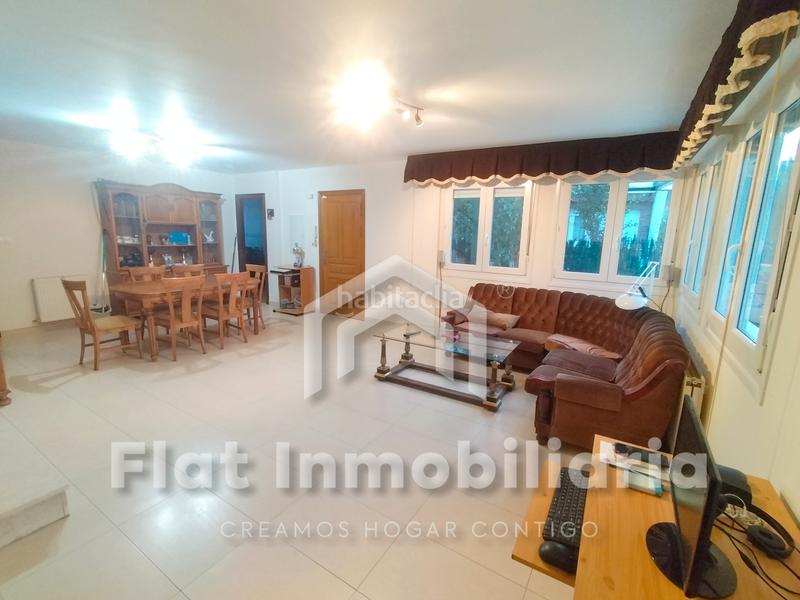 Foto f9e58d43-34f3-4cf9-ad7c-f49772e7a2c9. Maison jumelée dans barrio sámano 85b dans Samano Castro - Urdiales