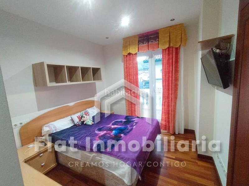 Foto e09ff647-c2b1-4409-9b5f-714d8bbf0a81. Towny house in barrio sámano 85b in Samano Castro - Urdiales