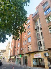 Etagenwohnung  Calle aranaz y vides. Piso en zona céntrica y tranquila.